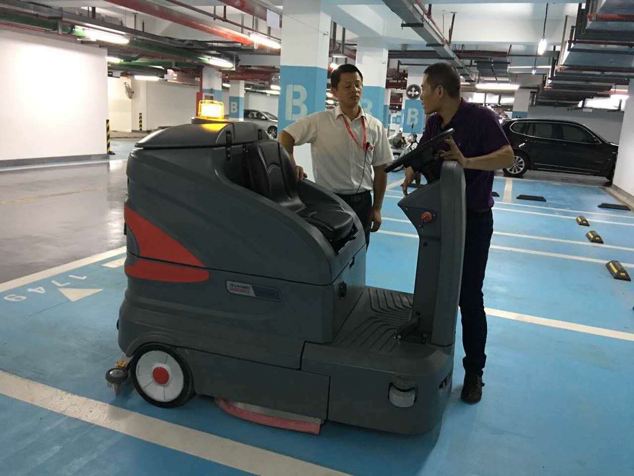 信陽(yáng)洗地車(chē)