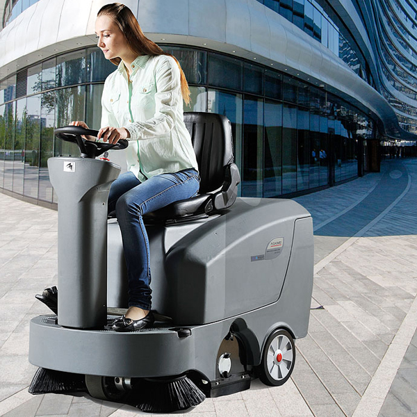 你知道如何保養(yǎng)及維護(hù)掃地車嗎？